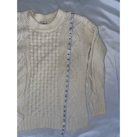 Madewell Cable Stitch
Oversize Sweater - Picture 4 of 5